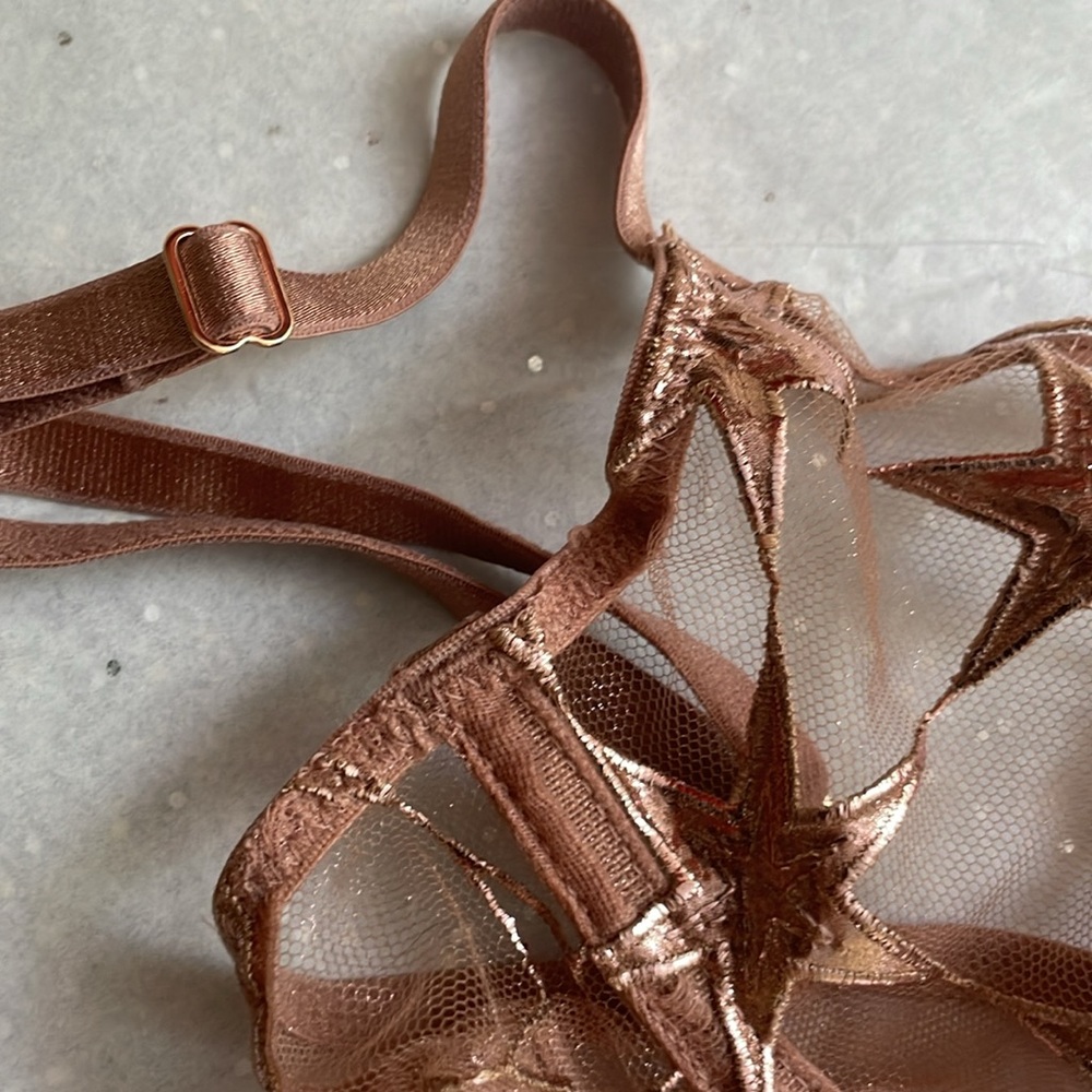 NWOT bra - Picture 5 of 8